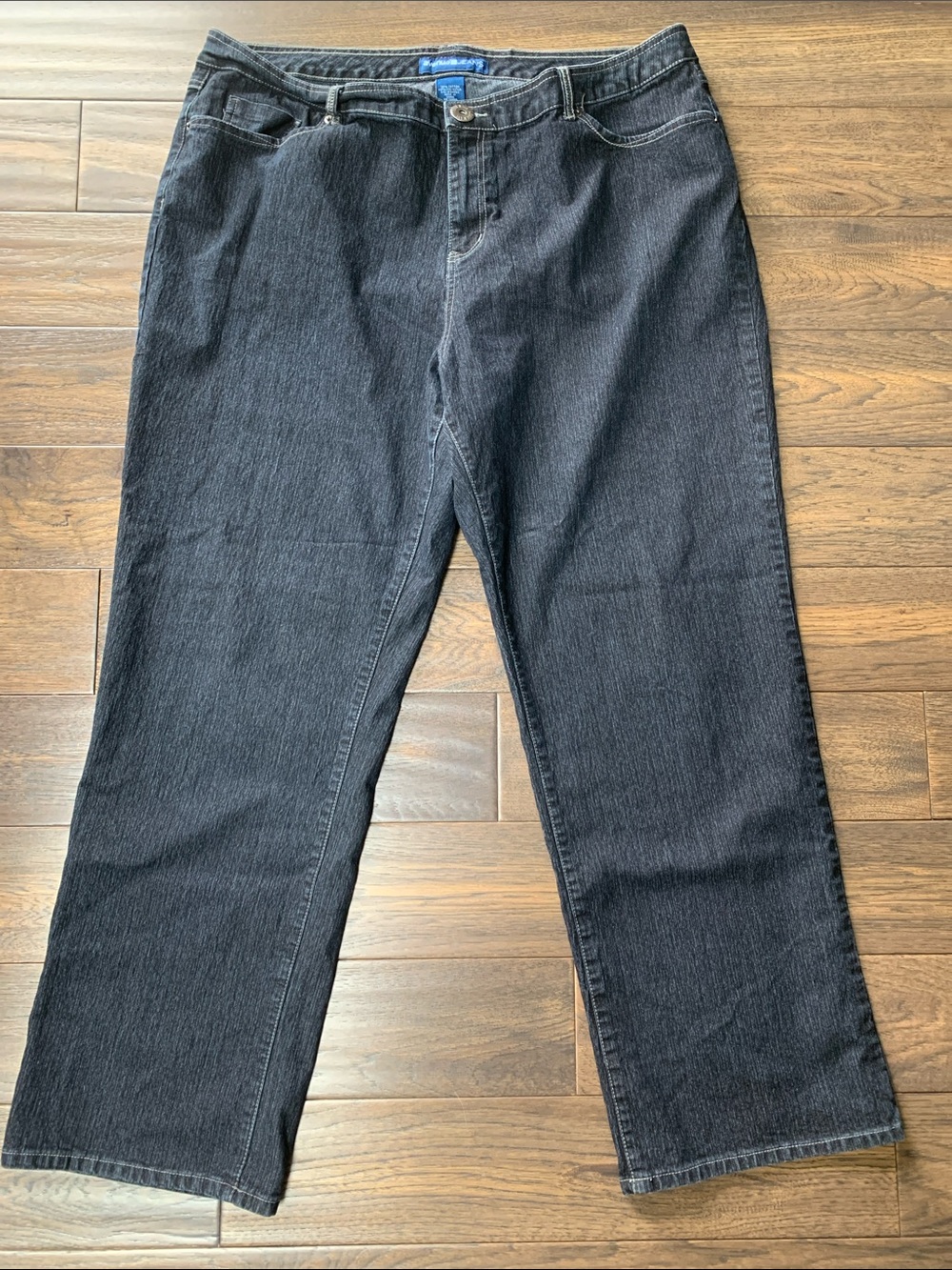 Avenue Women’sClassic Straight Denim Jeans Dark Blue Pre-Owned.Size 24Tall.42x31